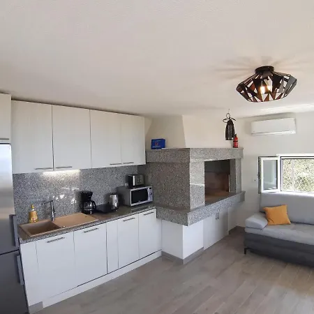 Villa Olive Stone House *