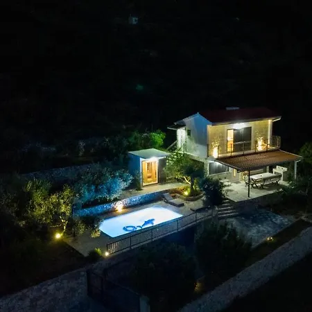 Villa Olive Stone House *