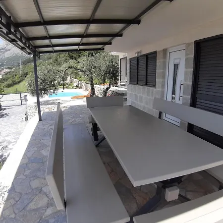 Villa Olive Stone House *