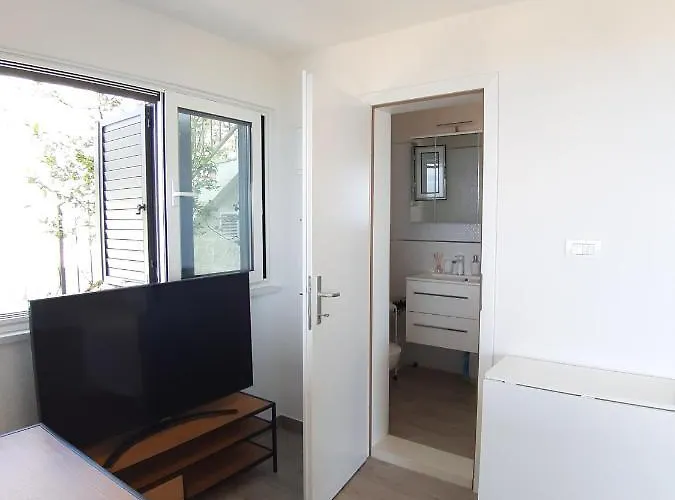 Вілла Olive Stone House *