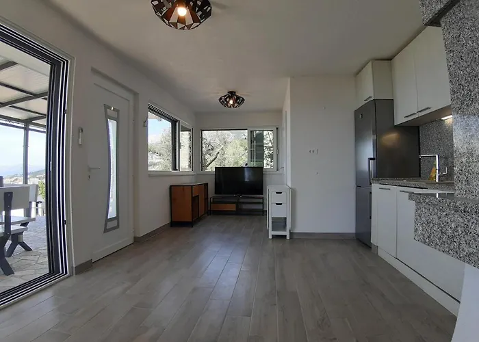 Olive Stone House Βίλα