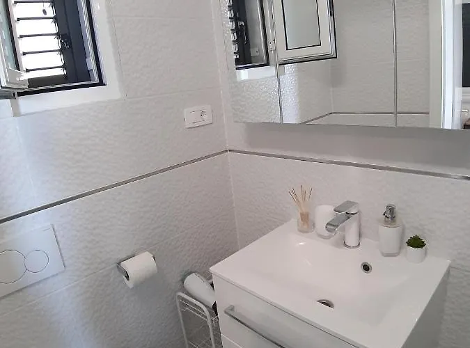 Olive Stone House Μακάρσκα