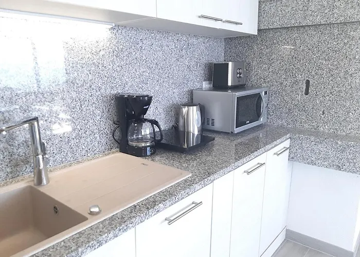 Olive Stone House * Макарська