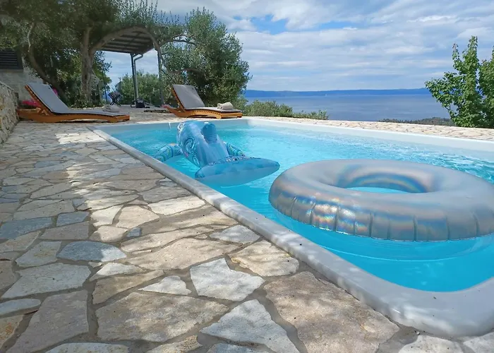 Вілла Olive Stone House *