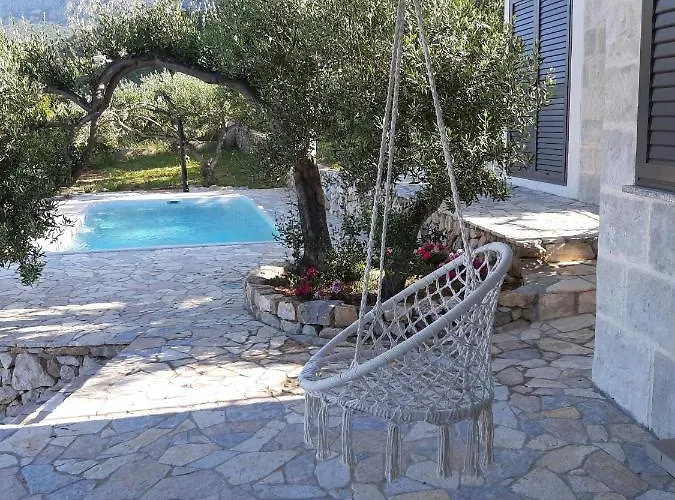 Βίλα Olive Stone House