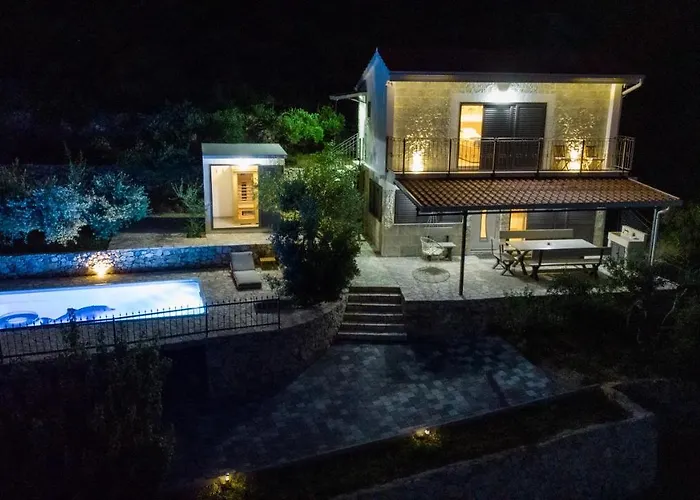 Вілла Olive Stone House *