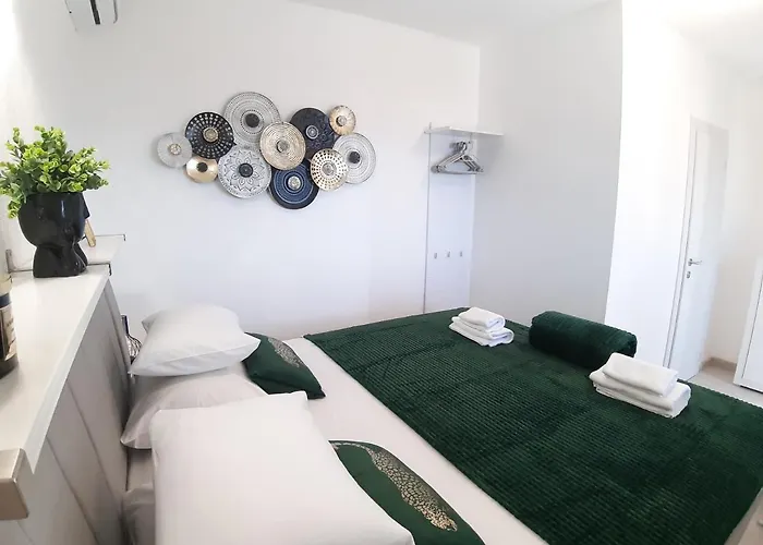 Вілла Olive Stone House Макарська