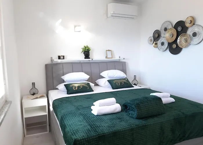 Вілла Olive Stone House *