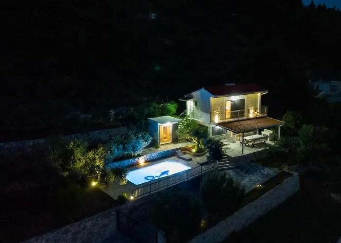 Villa Olive Stone House *